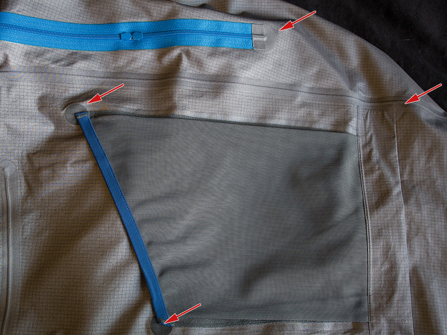 Photo of the inside of the Beta SV showing the internal mesh drop pocket and part of a pit zip.